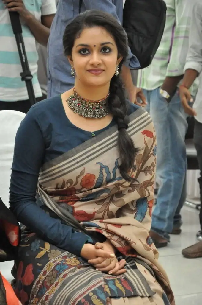 BEAUTIFUL INDIAN ACTRESS KEERTHY SURESH IN TRADITIONAL BLUE SAREE 6